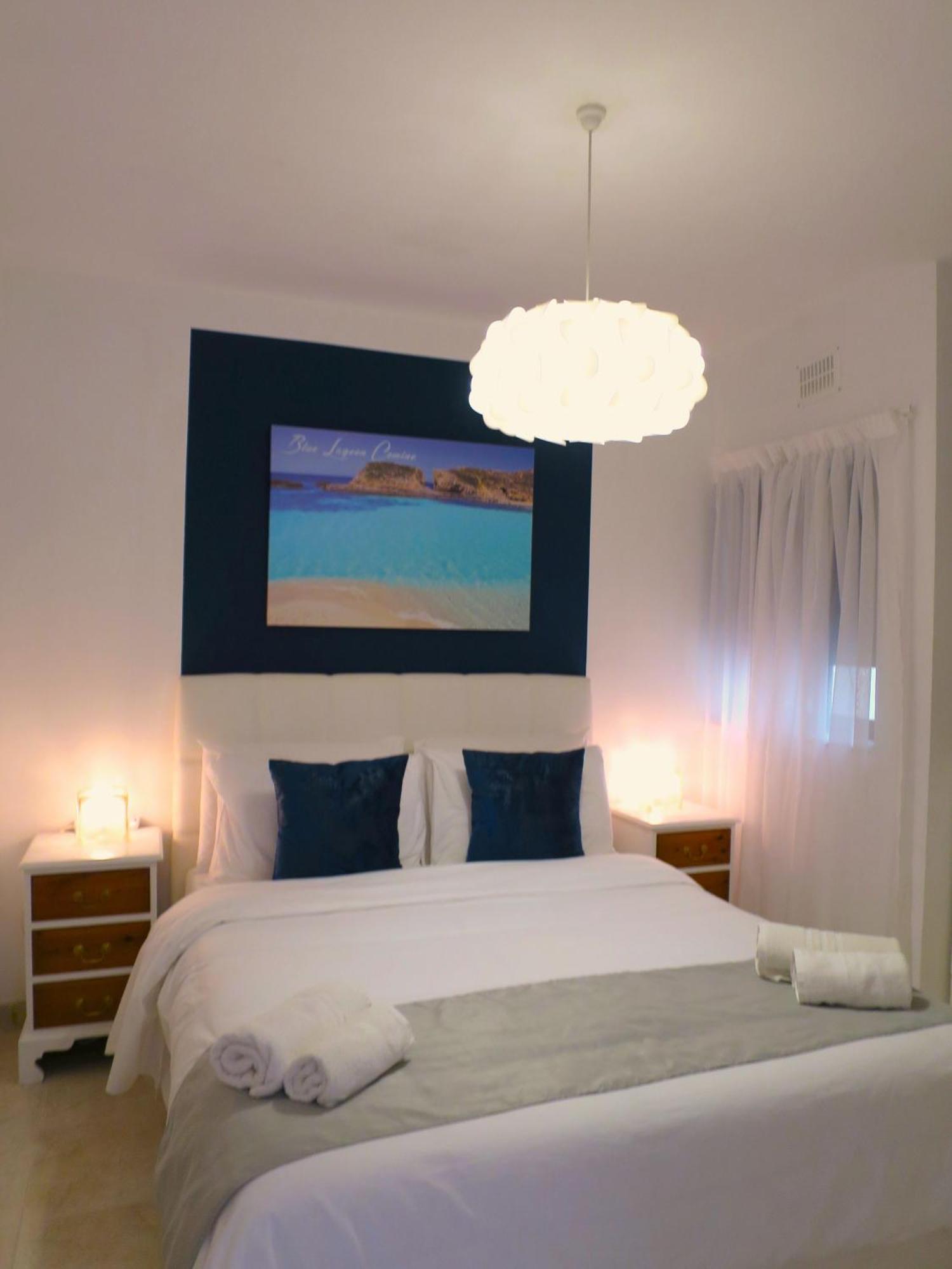 Seafront Apartment Terrace, Lounger & Panoramic Ocean Views Mellieha Room photo