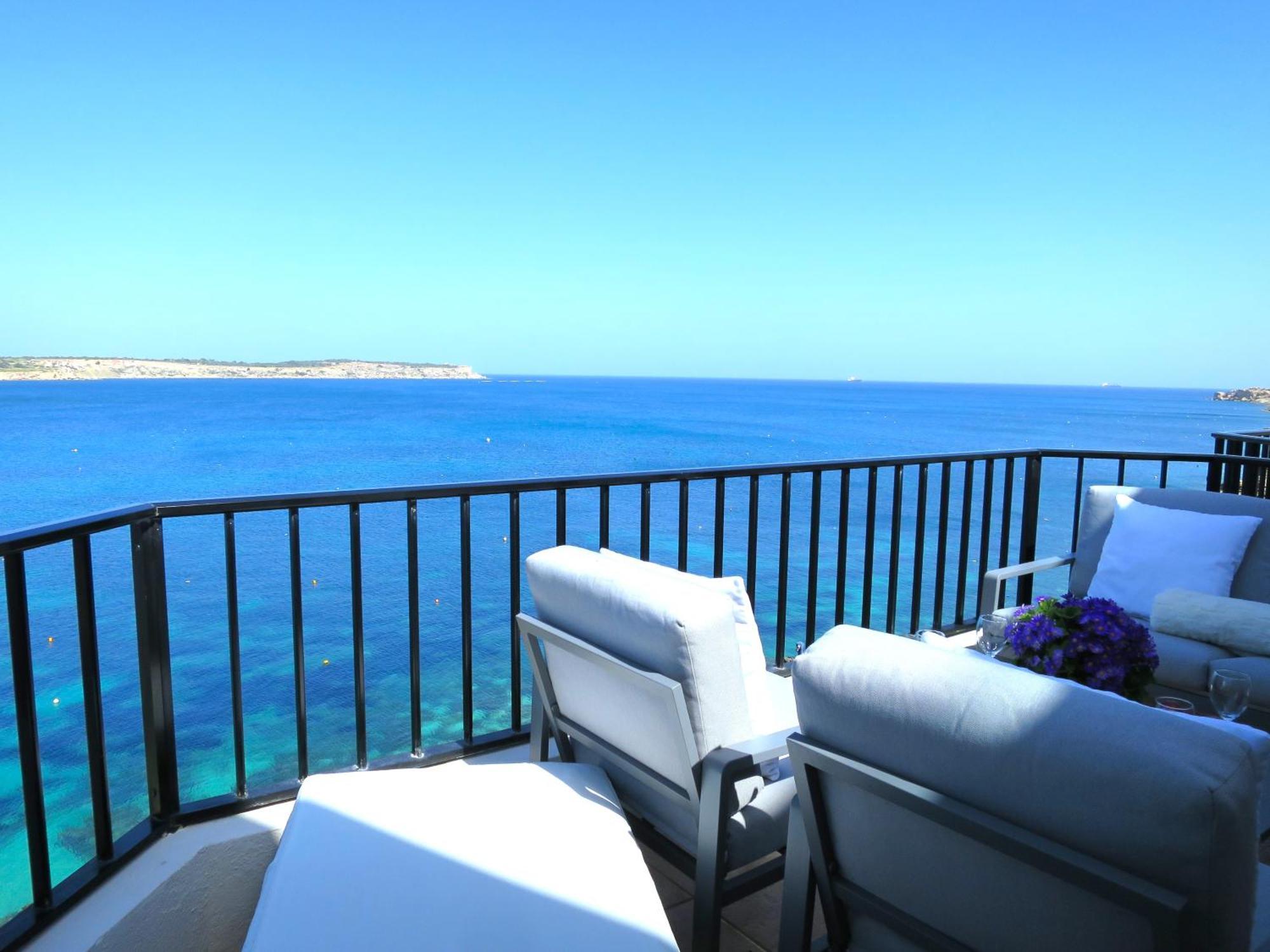 Seafront Apartment Terrace, Lounger & Panoramic Ocean Views Mellieha Exterior photo