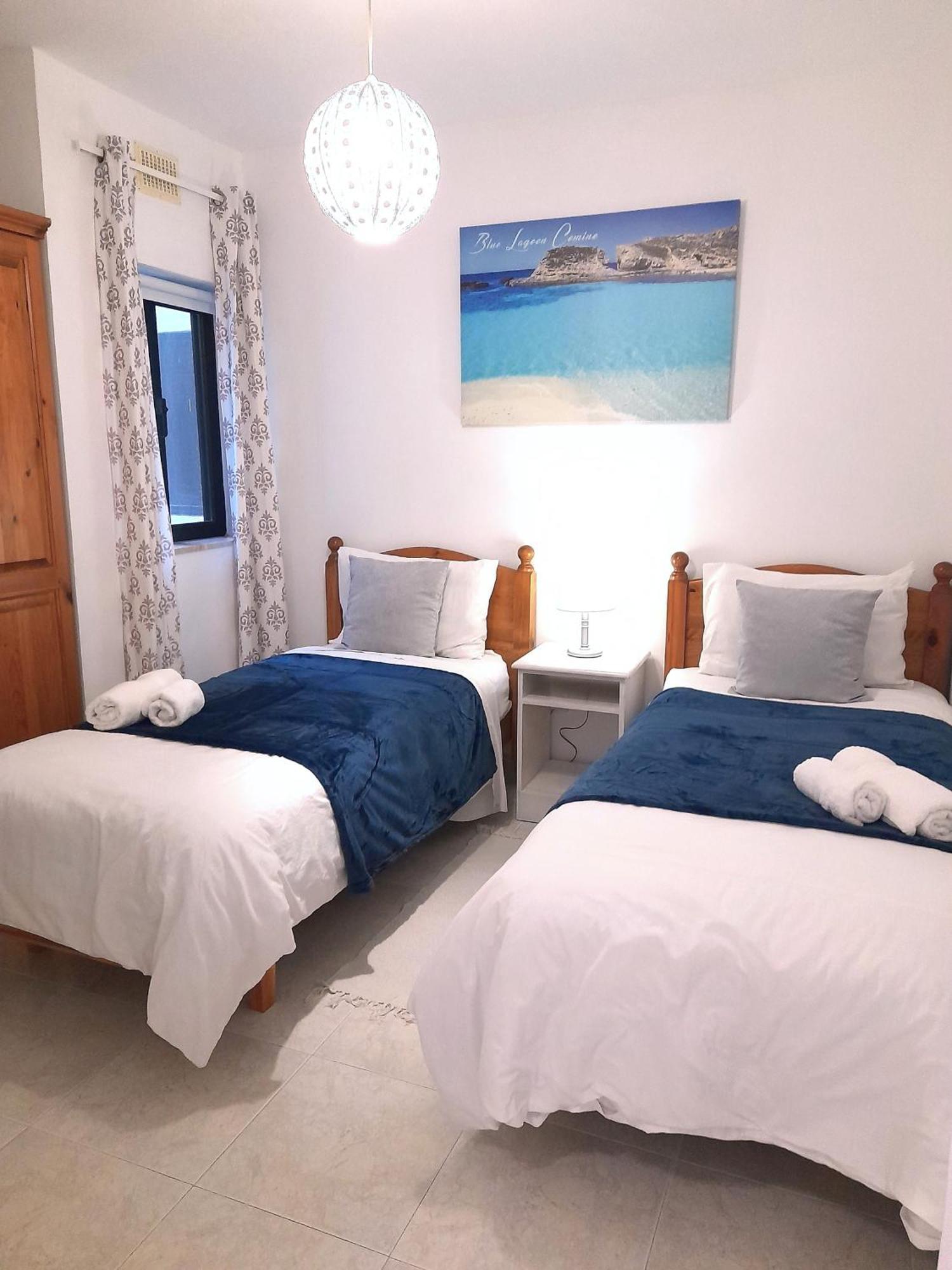 Seafront Apartment Terrace, Lounger & Panoramic Ocean Views Mellieha Exterior photo