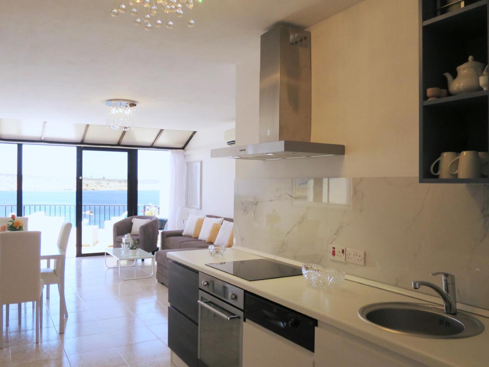 Seafront Apartment Terrace, Lounger & Panoramic Ocean Views Mellieha Room photo
