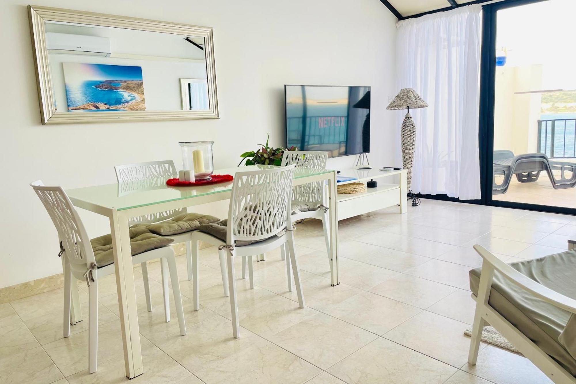 Seafront Apartment Terrace, Lounger & Panoramic Ocean Views Mellieha Exterior photo